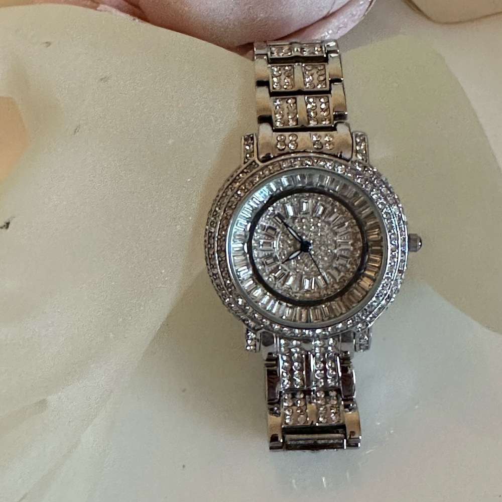 Crystal fashion watch